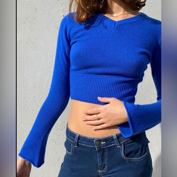 blue cropped v neck sweater from Subdued - Picture 1 of 6